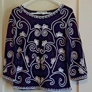 Lauren Michelle - Black & White Applique Blouse - Form Fitting - Size Medium